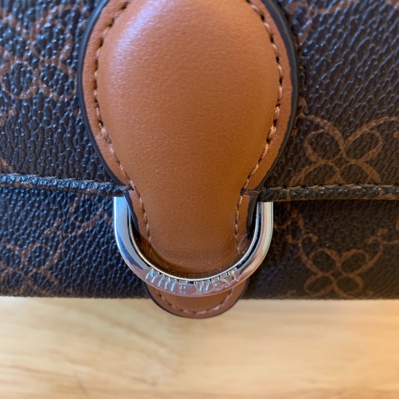 Nine West Wallet Saddle Tan Paulson CellPhone Compartment Clutch Wallet - Picture 2 of 6